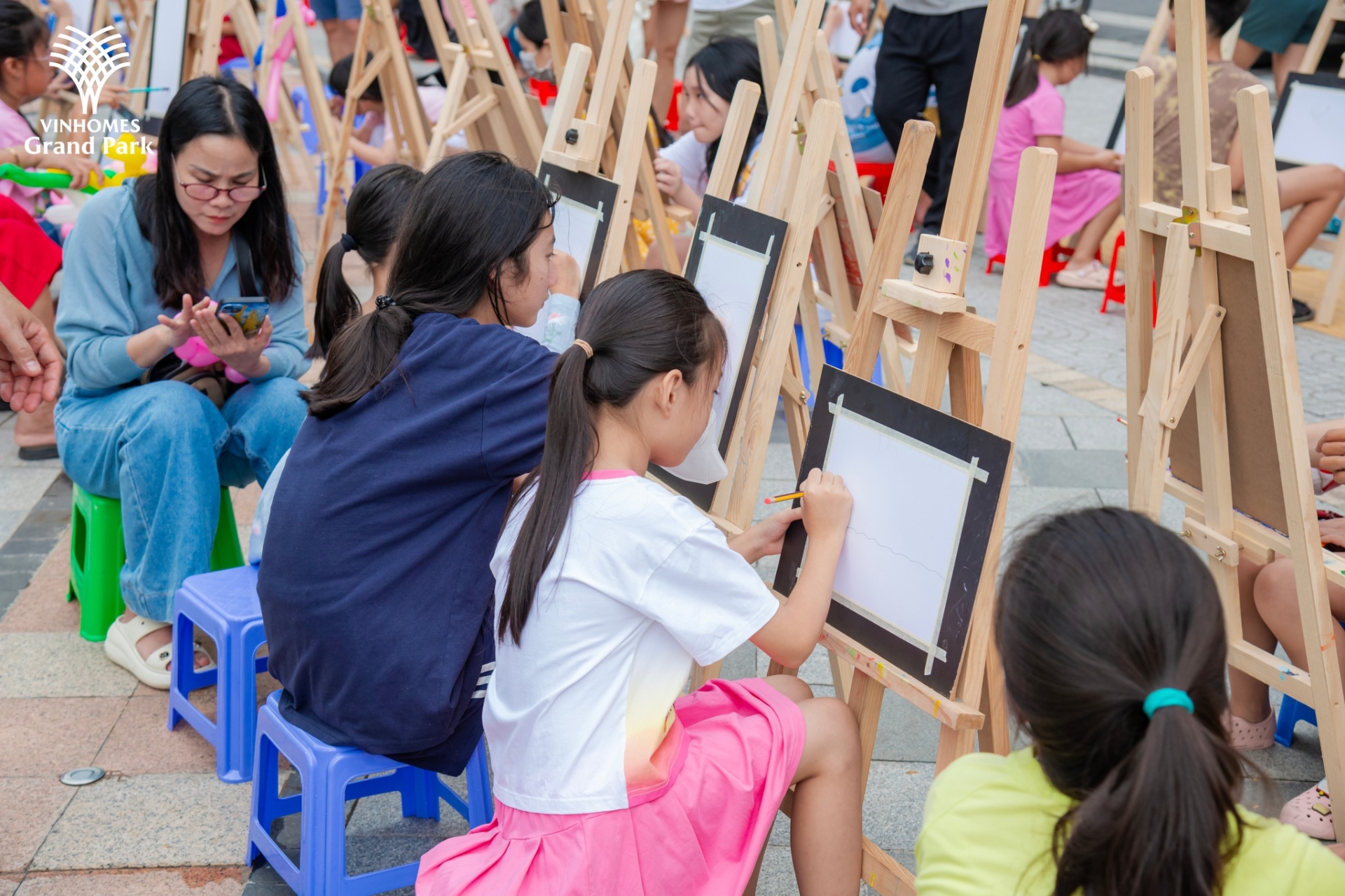 CLB đã được lên lịch sẵn -  Cư dân Grand Park chỉ việc tận hưởng