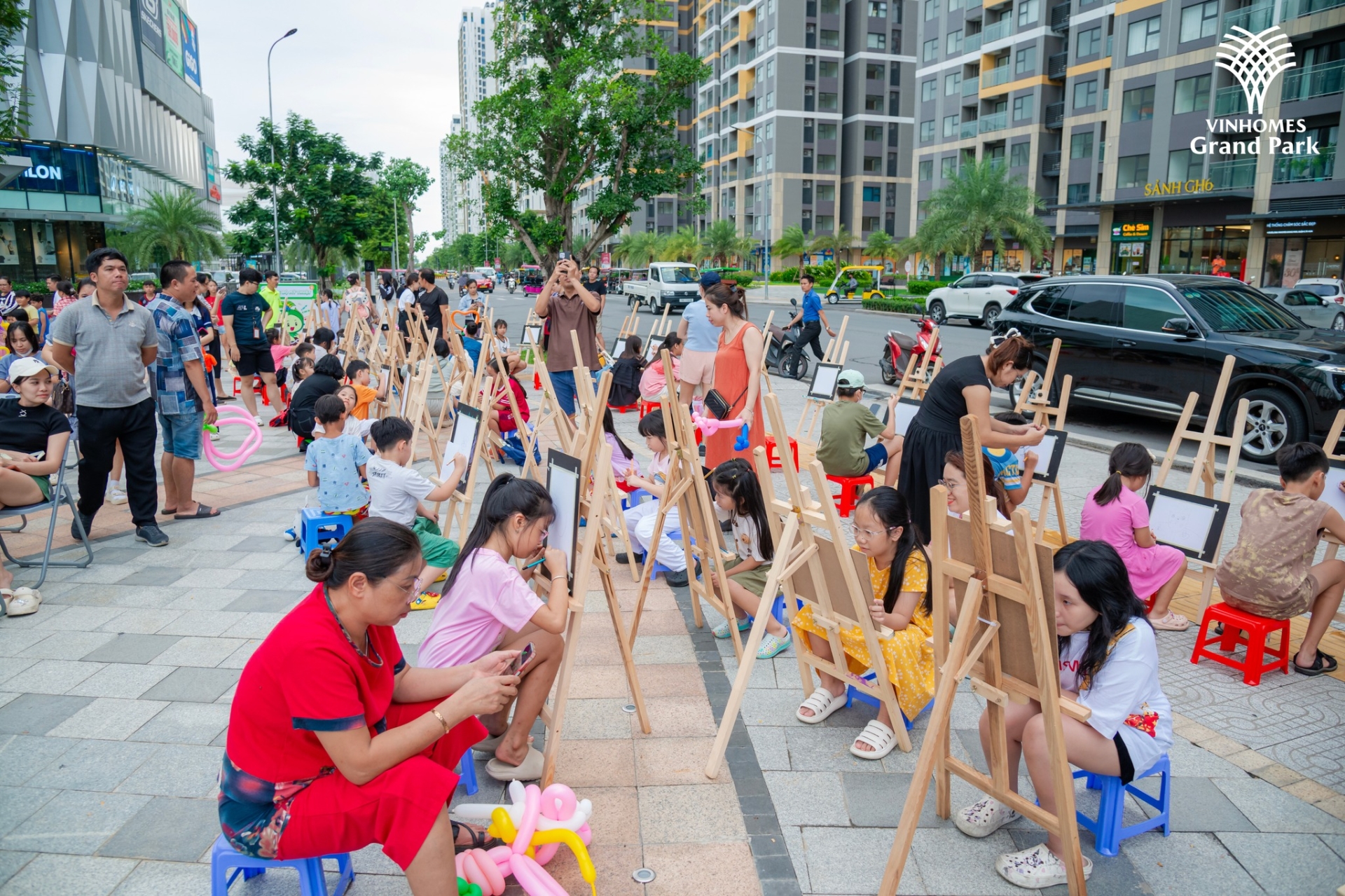 CLB đã được lên lịch sẵn -  Cư dân Grand Park chỉ việc tận hưởng