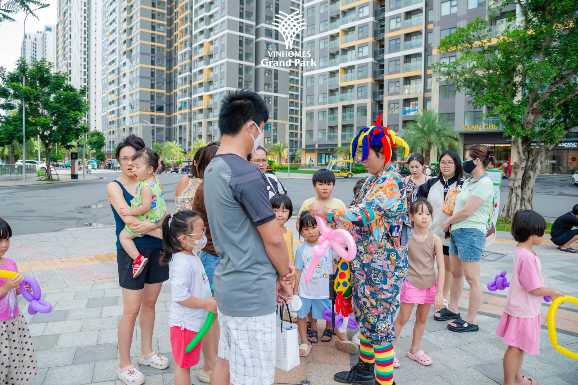 CLB đã được lên lịch sẵn -  Cư dân Grand Park chỉ việc tận hưởng