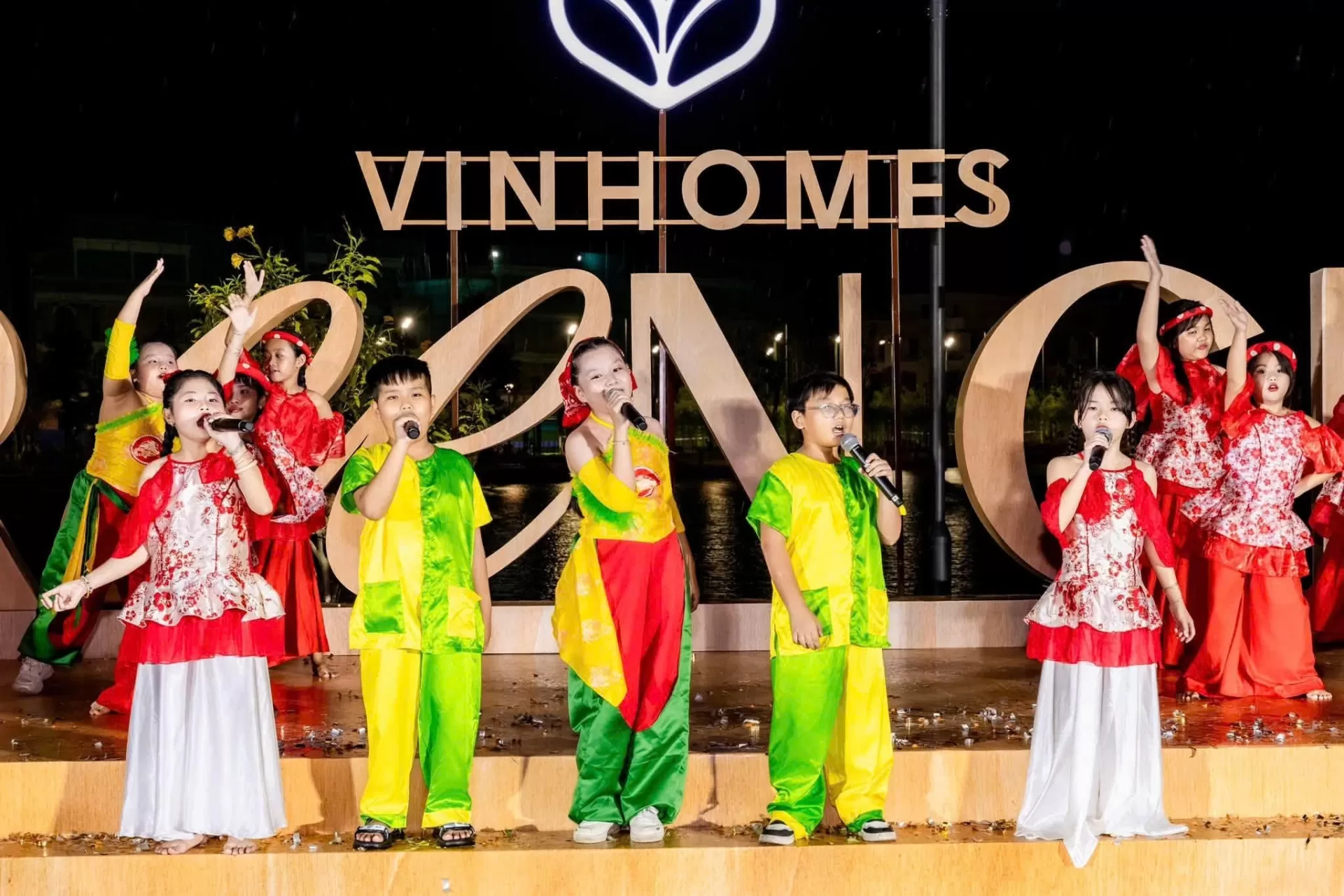 Một mùa trăng khép lại, nhưng những kết nối vẫn còn ở lại