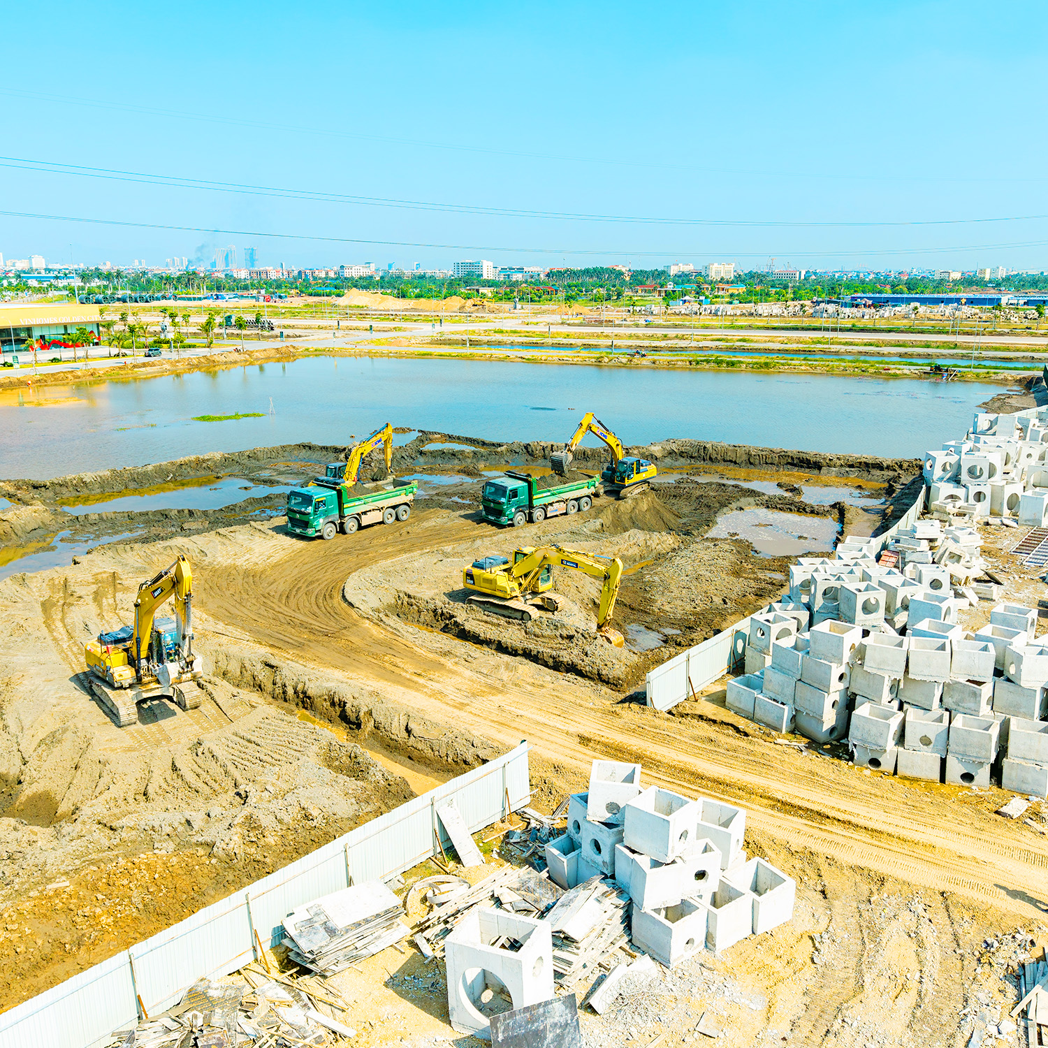 Cập nhật tiến độ thi công Vinhomes Golden City tháng 11.2025