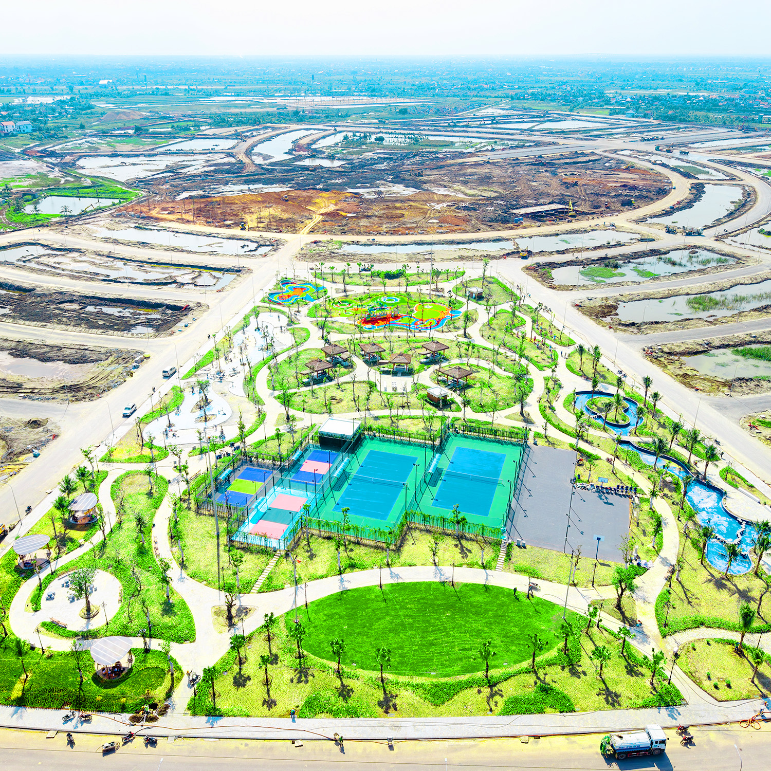 Cập nhật tiến độ thi công Vinhomes Golden City tháng 11.2025