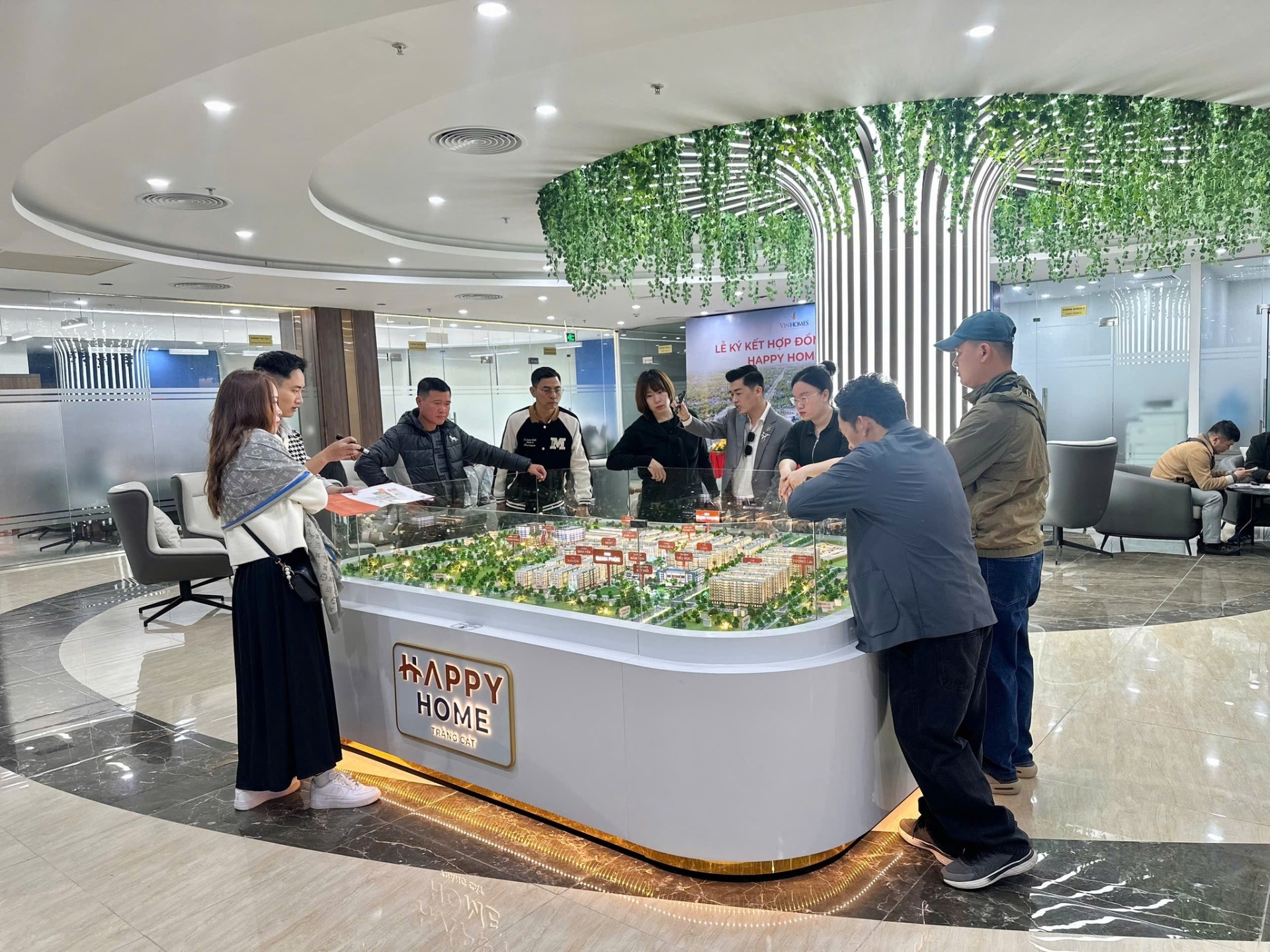 Happy Home Tràng Cát chào đón 192 khách hàng đầu tiên ký hợp đồng mua bán