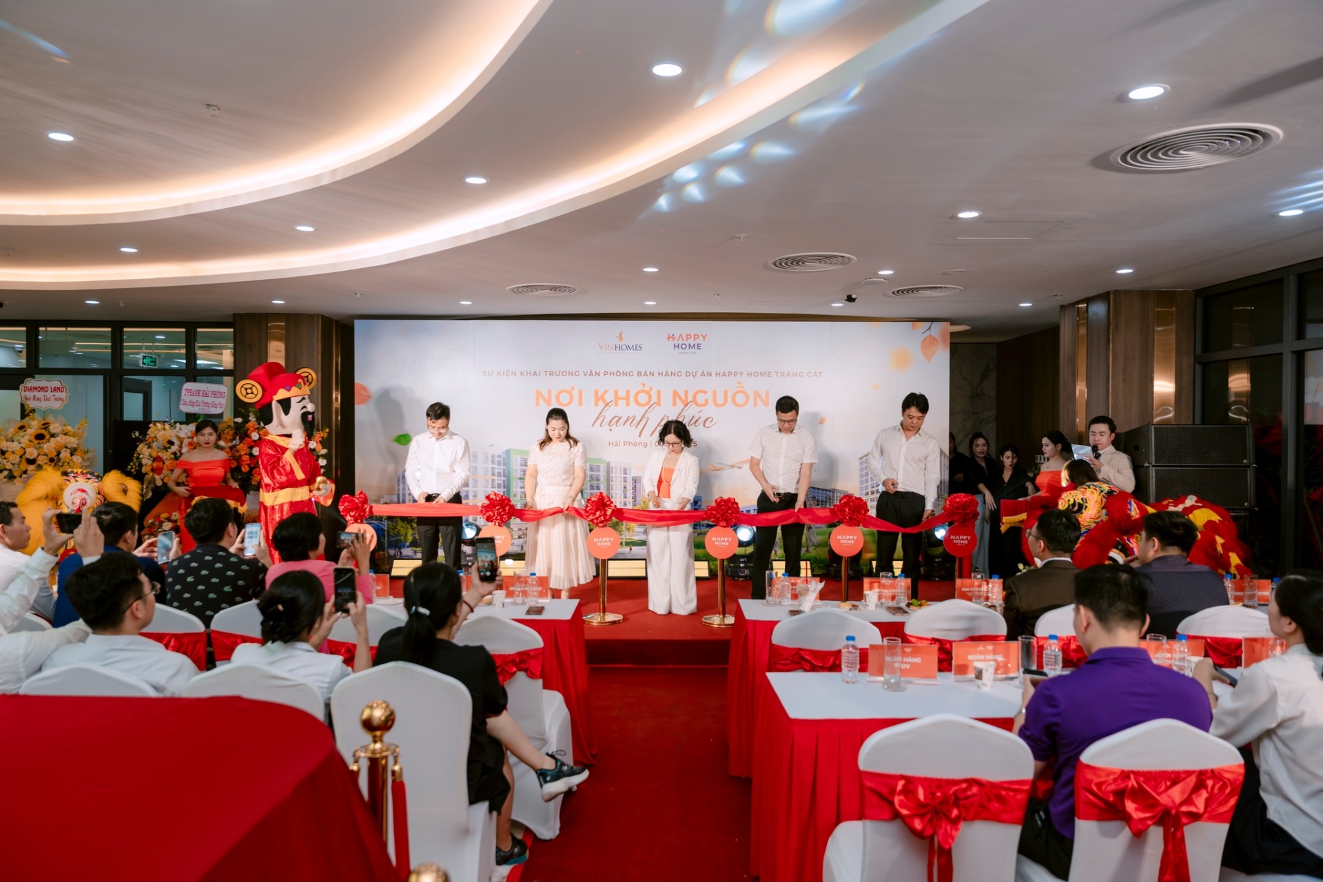 Những khoảng khắc đầy cảm hứng tại Sự kiện Khai trương Văn phòng bán hàng Happy Home Tràng Cát