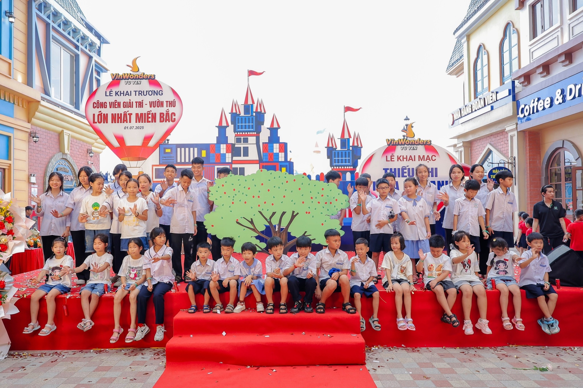 Chỉ hơn 1 giờ di chuyển từ Hà Nội - Hè này thỏa sức vui chơi VinWonders - Công viên giải trí & Vườn thú lớn nhất Bắc Bộ mà không cần đi xa