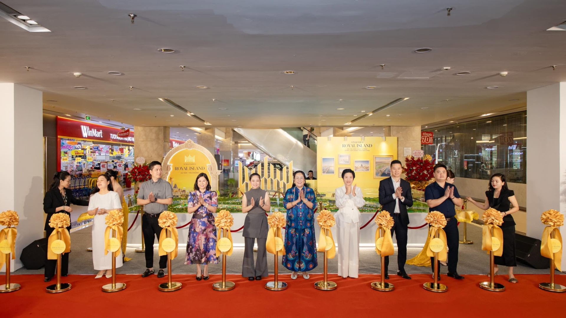 Toàn cảnh sự kiện khai trương sa bàn Vinhomes Royal Island tại Vincom Plaza Long Biên