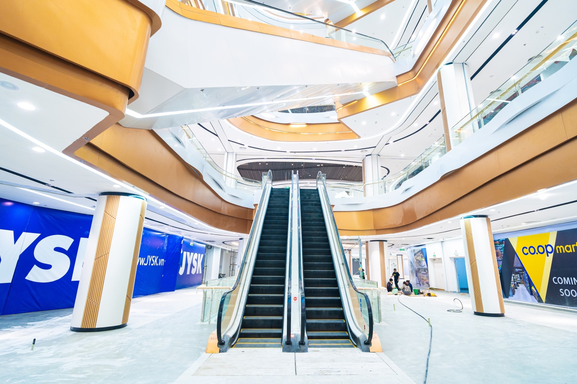Vincom Mega Mall Royal Island sắp khai trương - Cư dân về ở ngay hưởng lợi nhân đôi