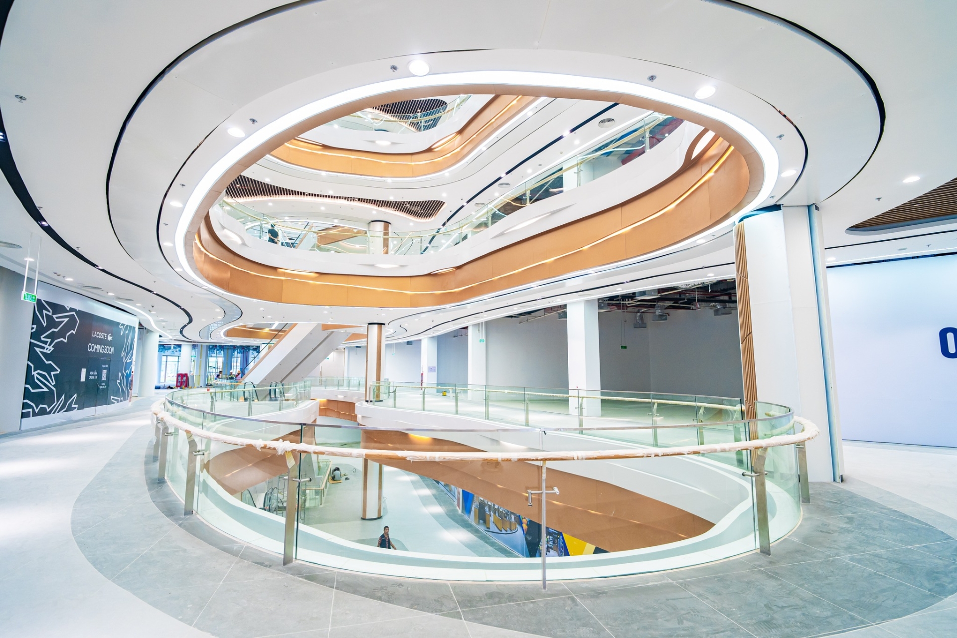 Vincom Mega Mall Royal Island sắp khai trương - Cư dân về ở ngay hưởng lợi nhân đôi