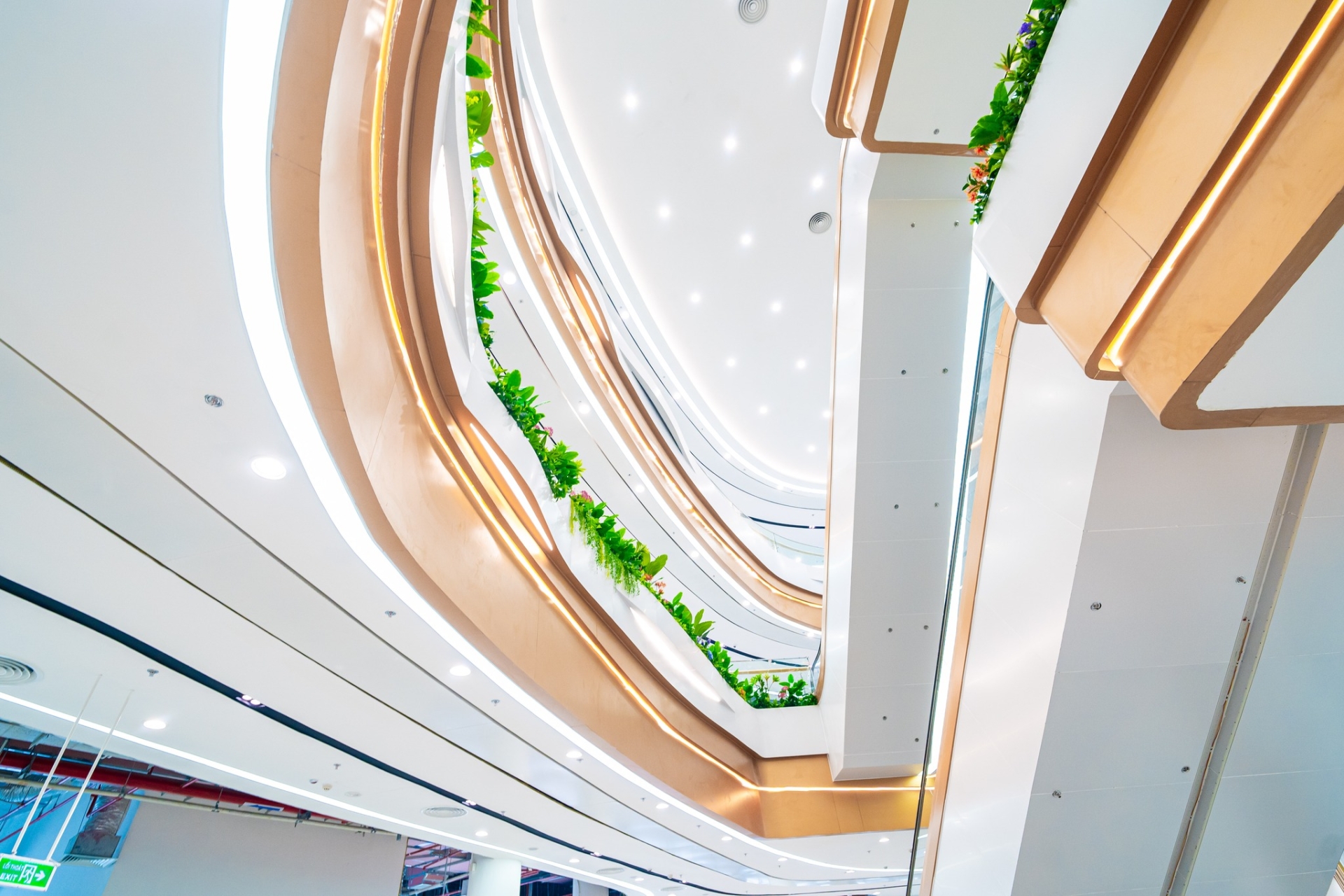 Vincom Mega Mall Royal Island sắp khai trương - Cư dân về ở ngay hưởng lợi nhân đôi
