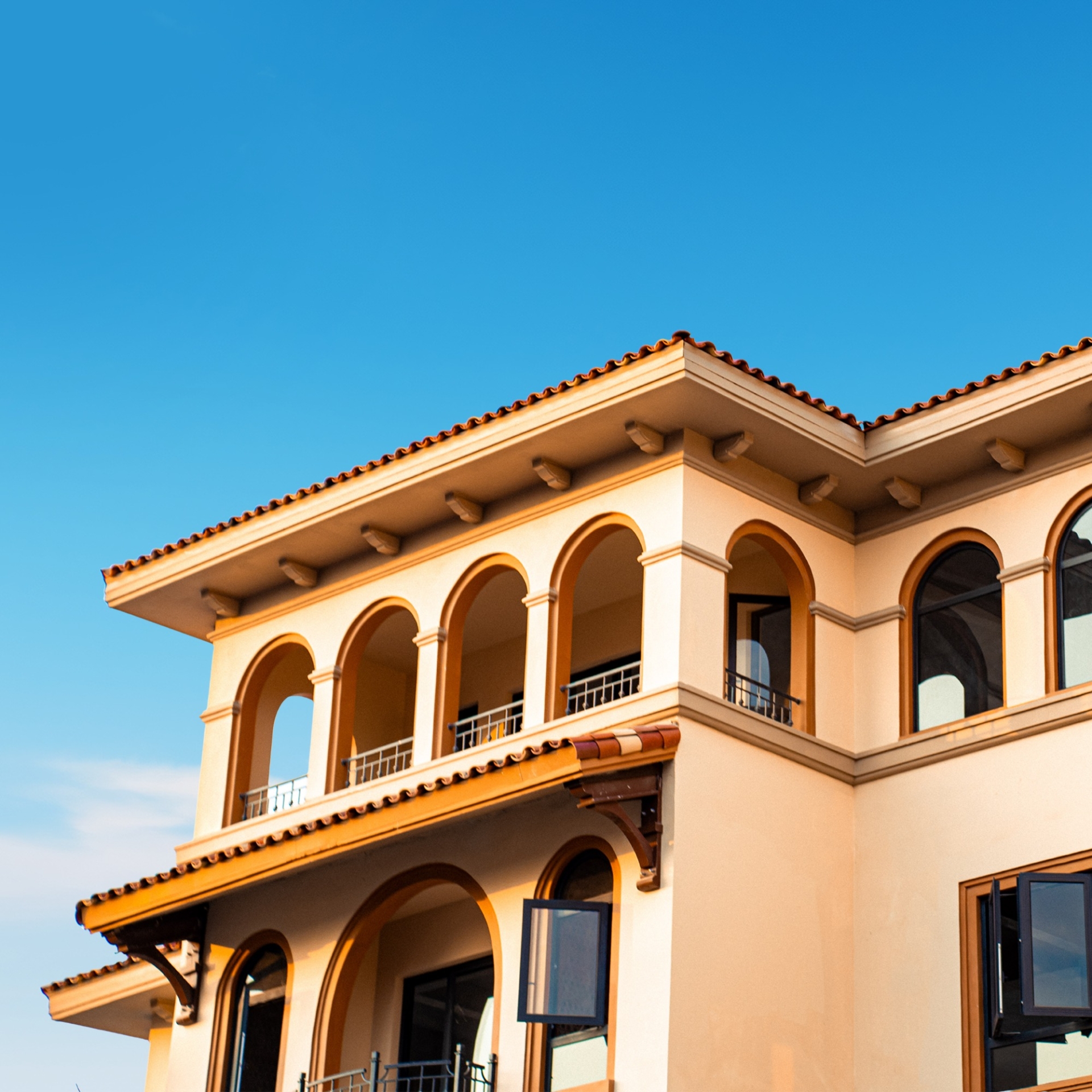 Đón bình minh rực rỡ trên phố Đảo Hoàng Gia