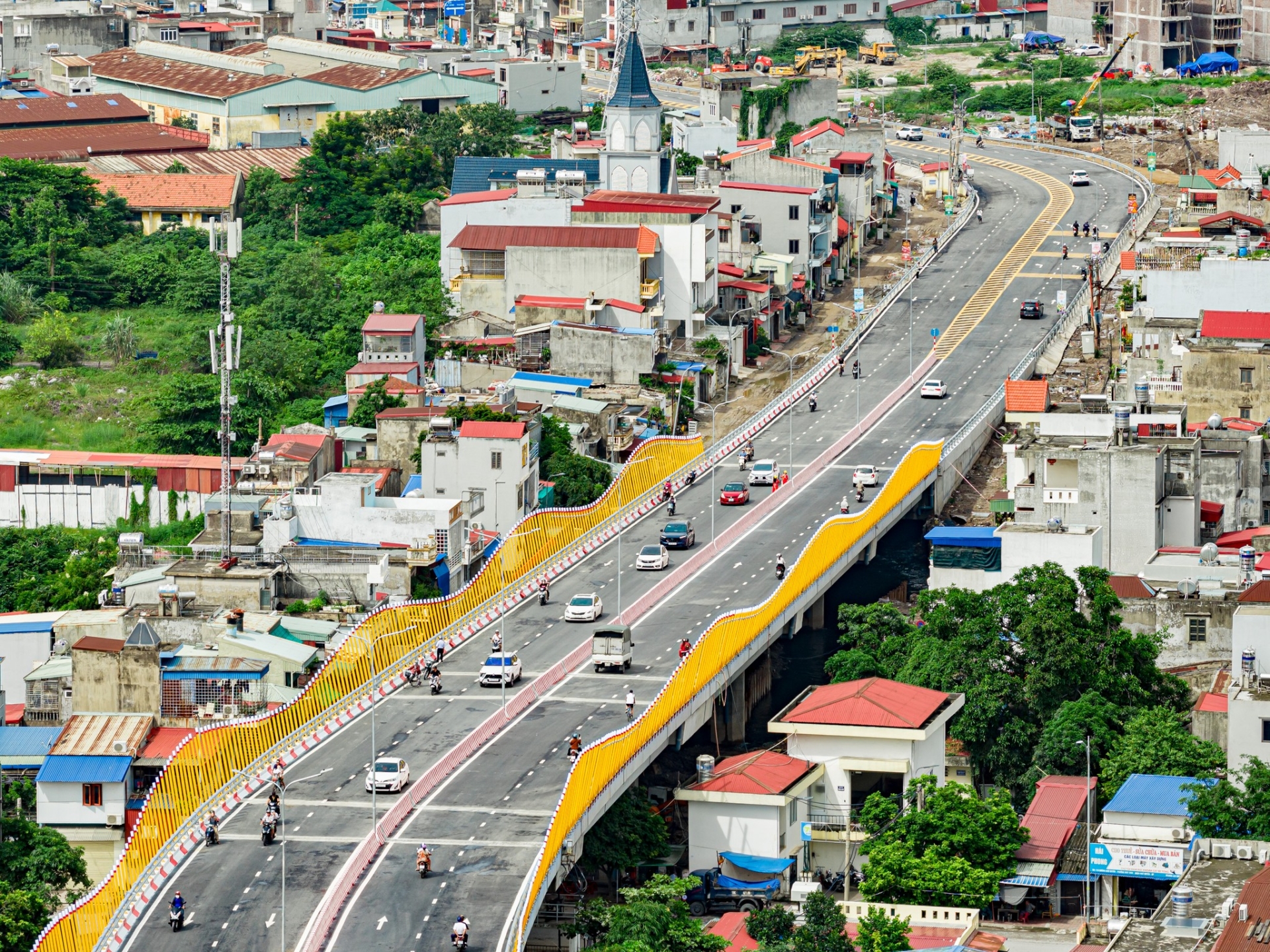 15/07/2025 - Cột mốc lịch sử kép! Cầu Hoàng Gia thông xe - Hải Phòng đón nhận 15 tỷ USD vốn FDI chỉ trong 1 ngày