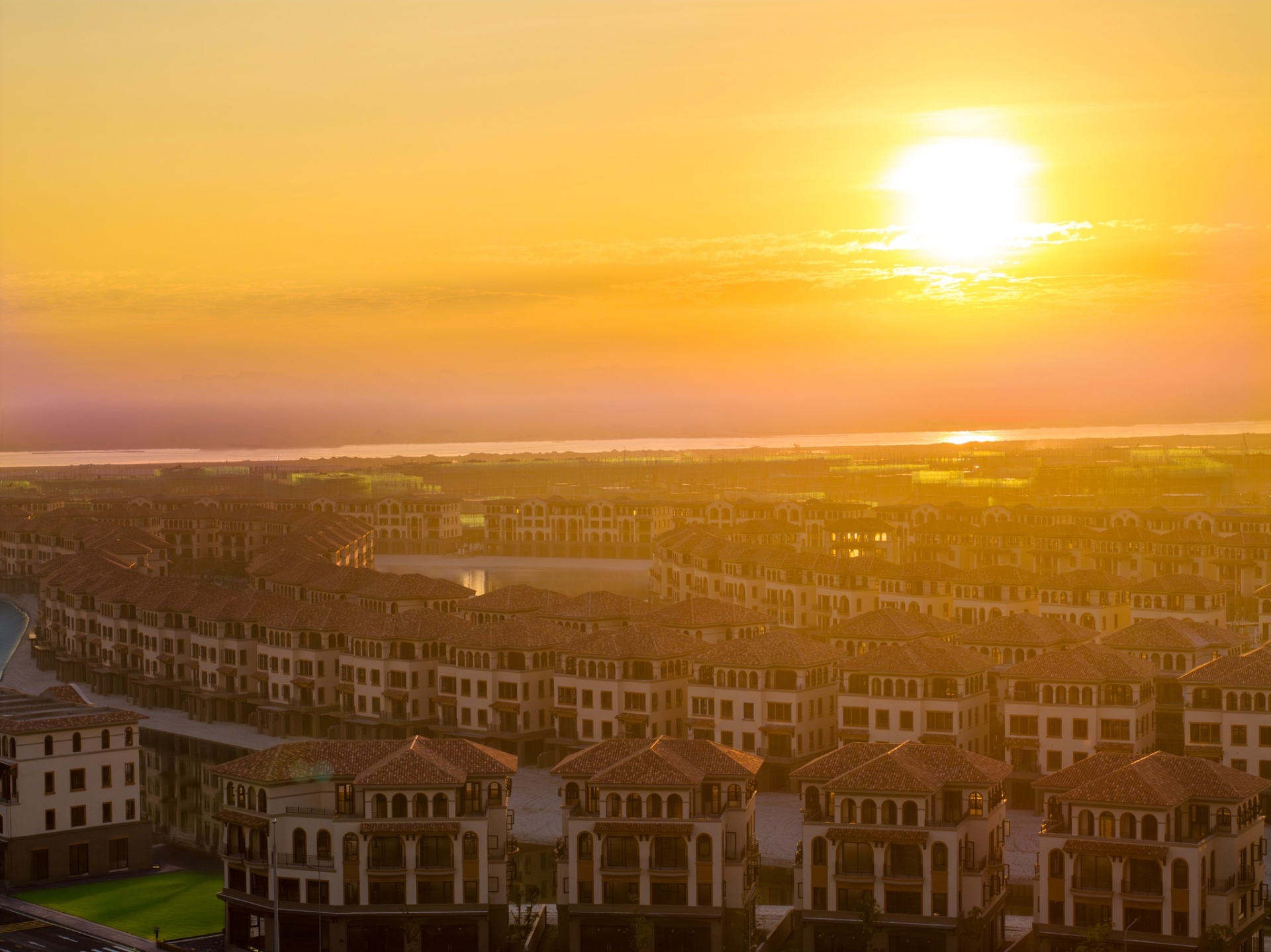 Có những khoảnh khắc khiến ta lặng người…