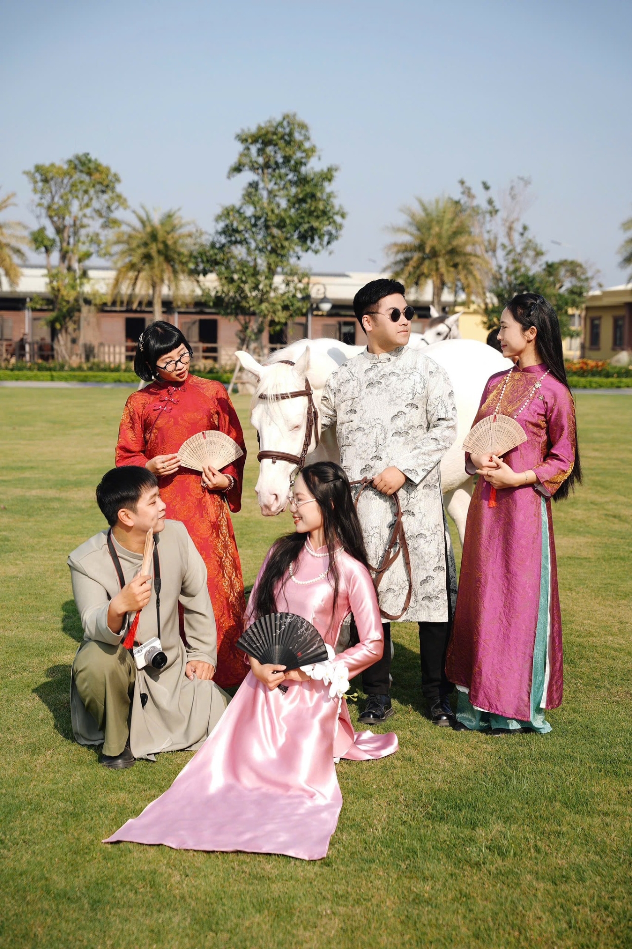 Xuân Bính Ngọ - Check-in áo dài cùng Tuấn Mã