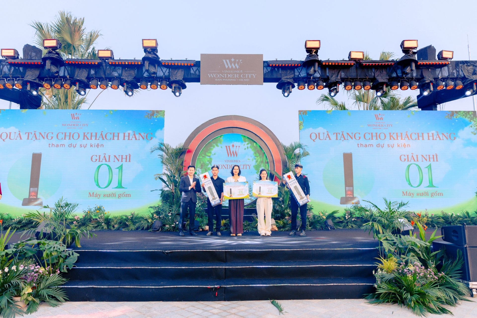 Live The Wonder - Sống trọn kỳ quan