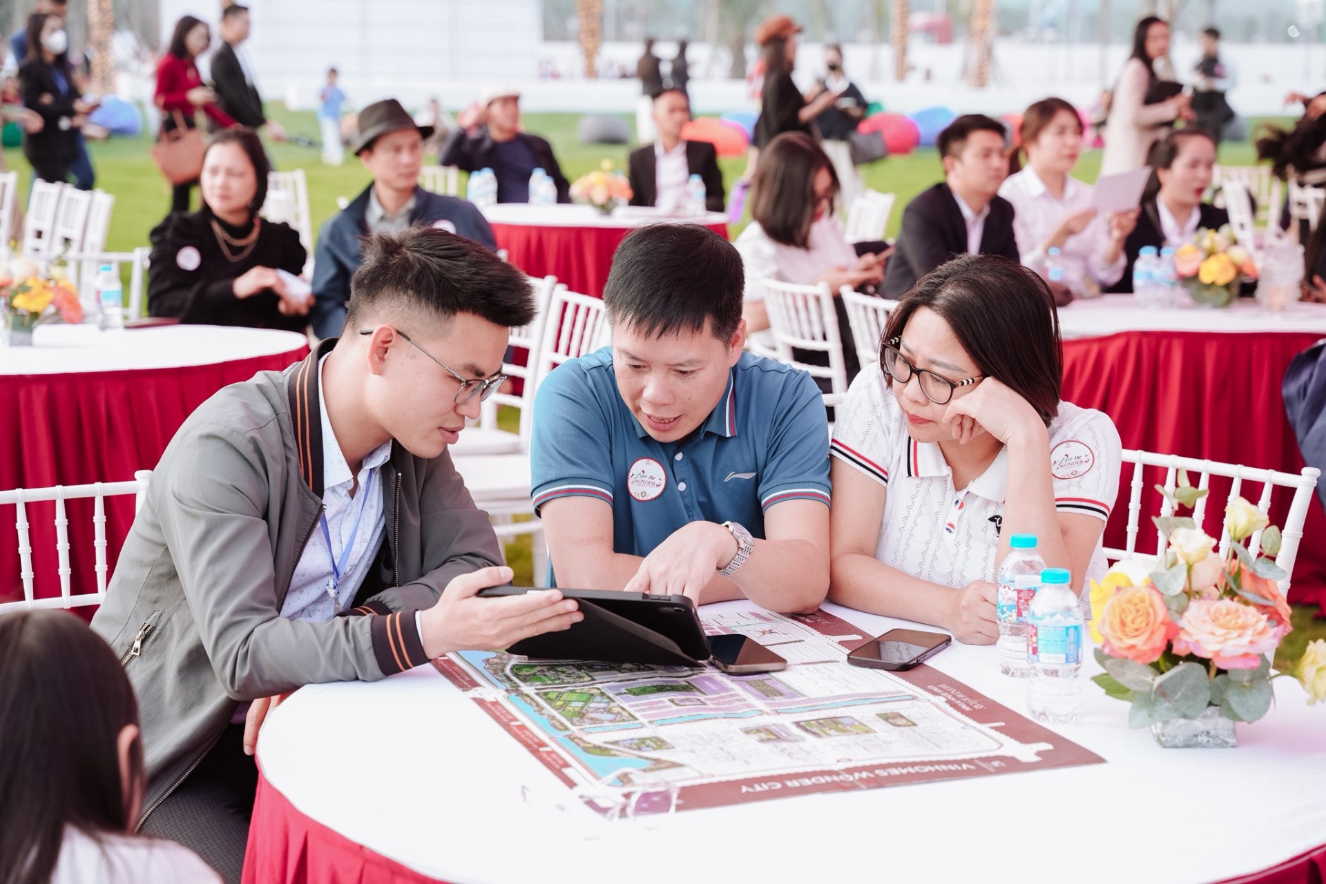 Live The Wonder - Sống trọn kỳ quan