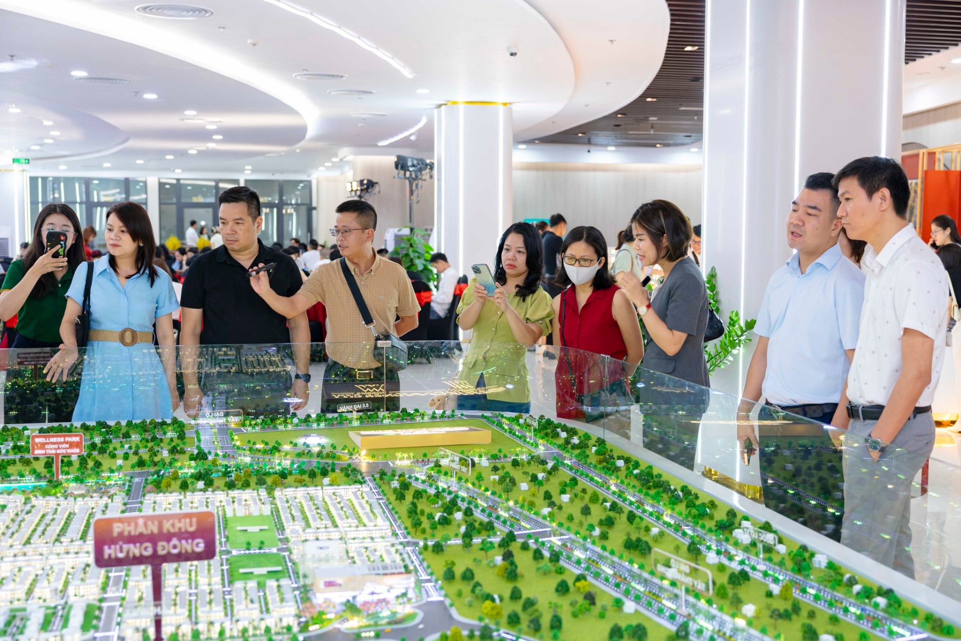 Trải nghiệm thực tế sa bàn các dòng sản phẩm Vinhomes Wonder City