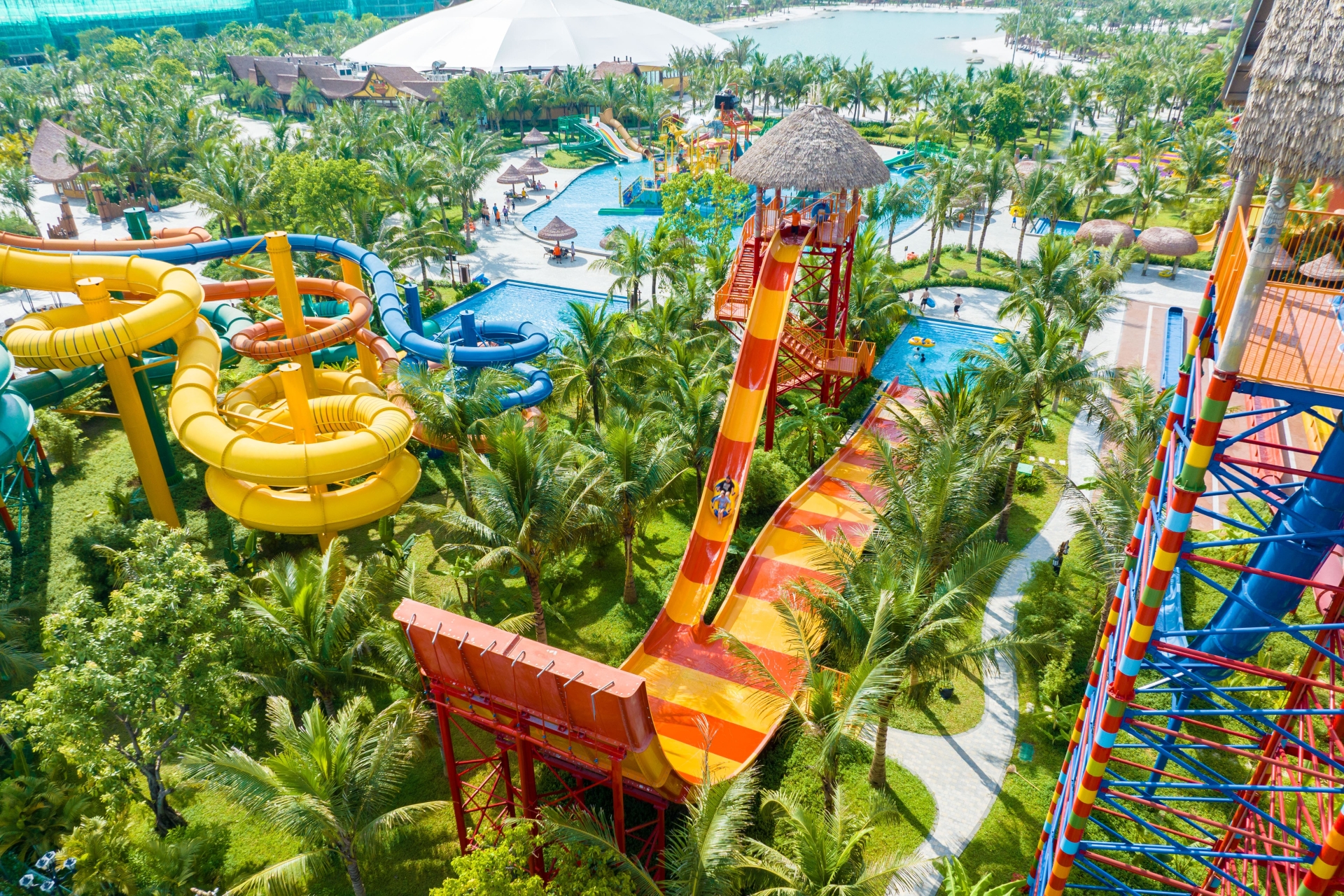 VinWonders Wave Park & VinWonders Water Park - Công viên giải trí MỚI TOANH nhất định phải đến