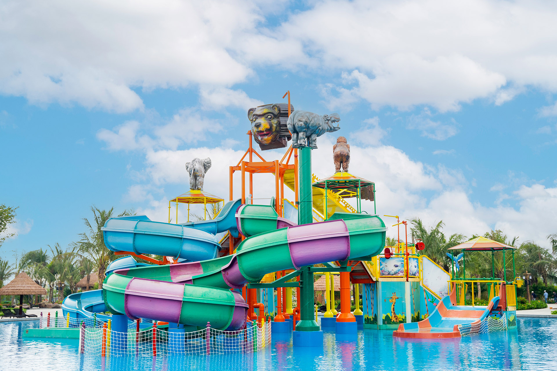 VinWonders Wave Park & VinWonders Water Park - Công viên giải trí MỚI TOANH nhất định phải đến