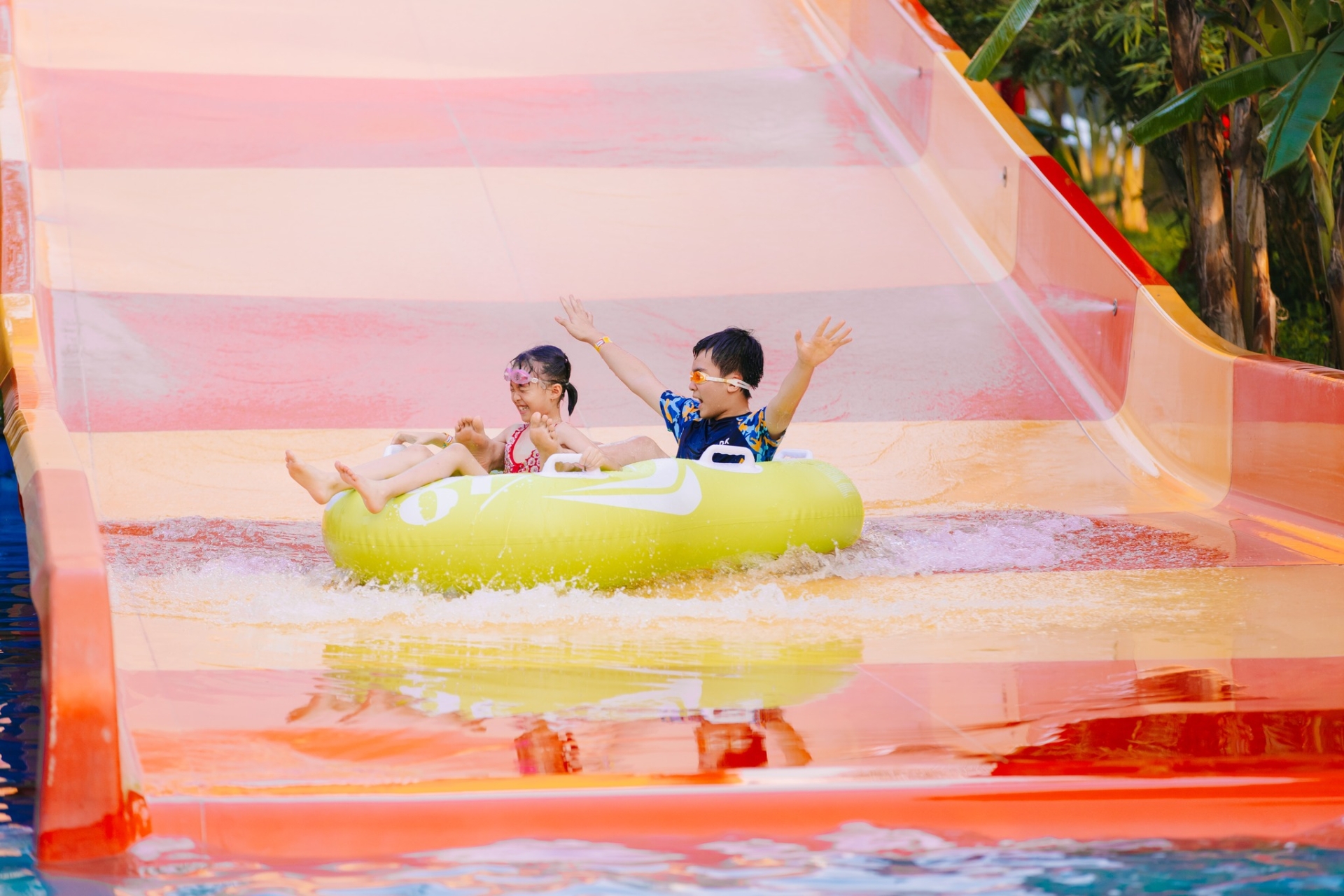 VinWonders Wave Park & VinWonders Water Park - Công viên giải trí MỚI TOANH nhất định phải đến