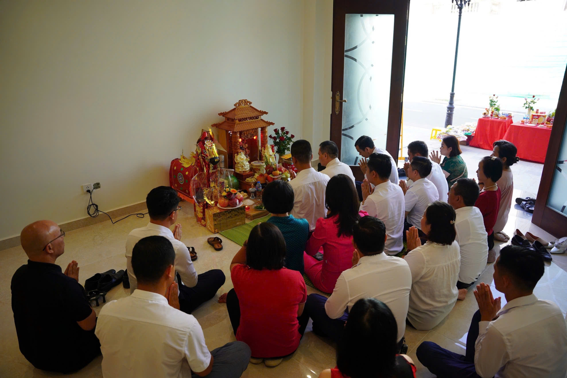 Khai trương VPBH tại Vinhomes Golden Avenue - Móng Cái