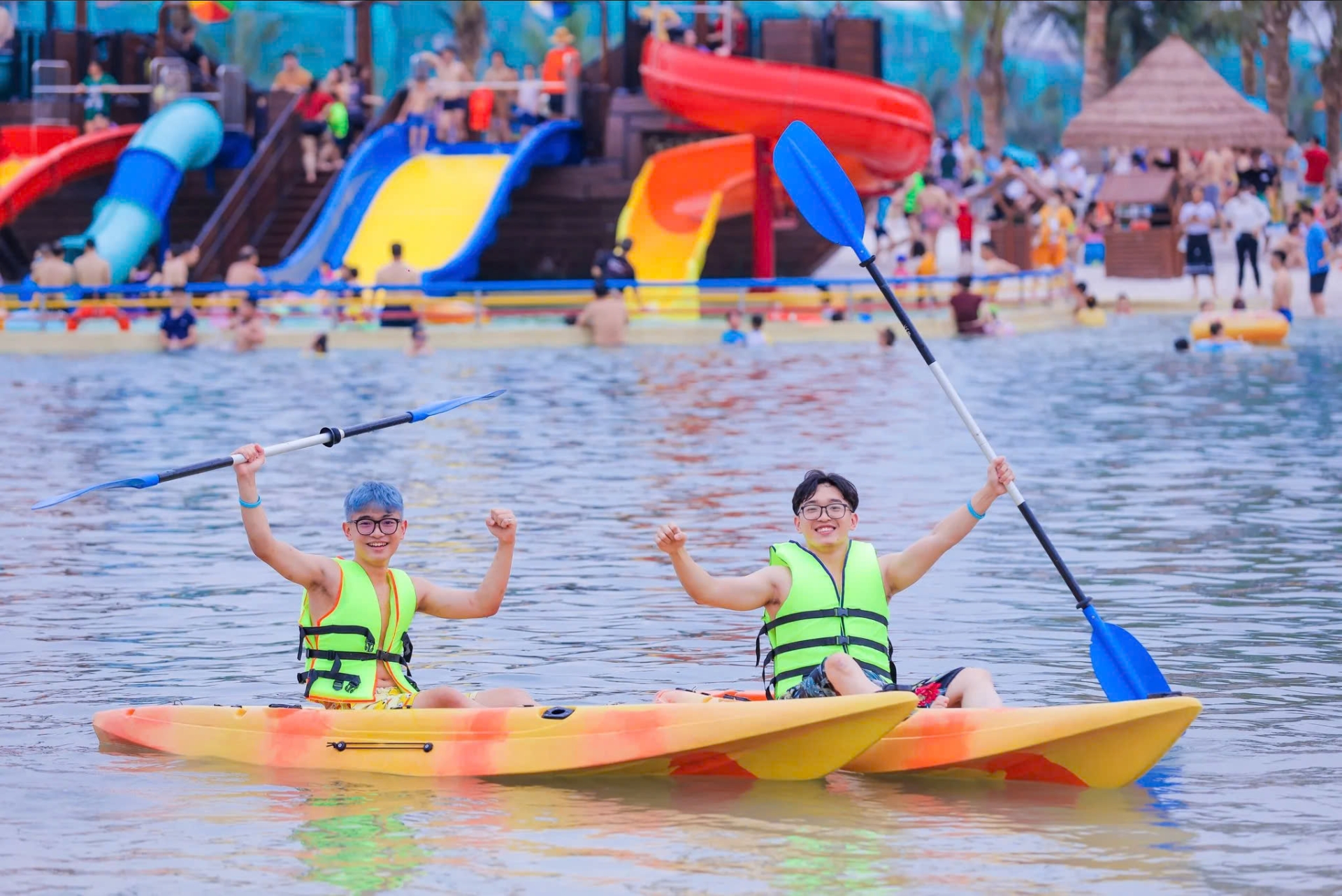 Đồng giá 50k-70k/vé vào cửa 2 công viên VinWonders Wave Park & VinWonders Water Park