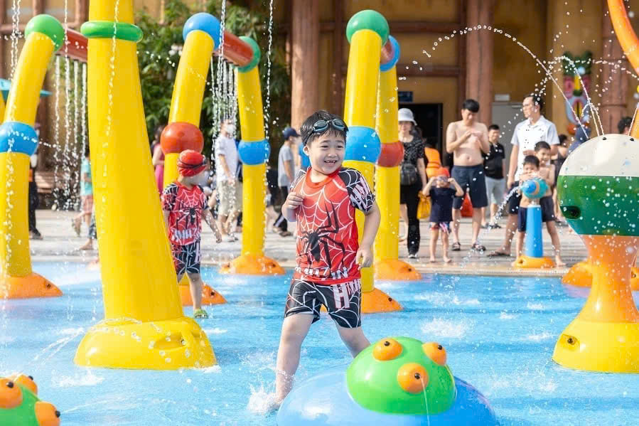 Đồng giá 50k-70k/vé vào cửa 2 công viên VinWonders Wave Park & VinWonders Water Park