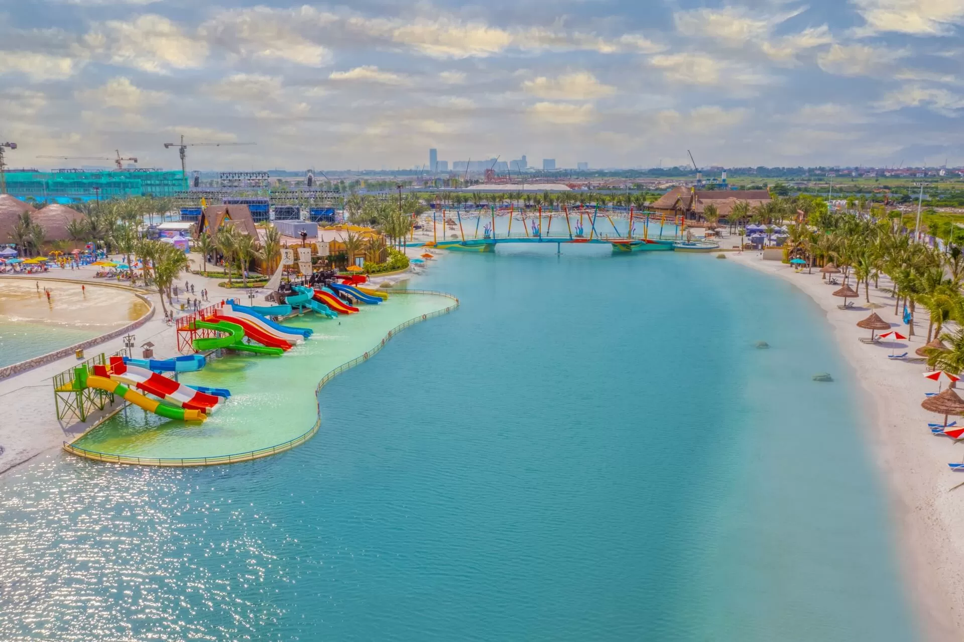 VinWonders Wave Park & VinWonders Water Park - Công viên giải trí MỚI TOANH nhất định phải đến