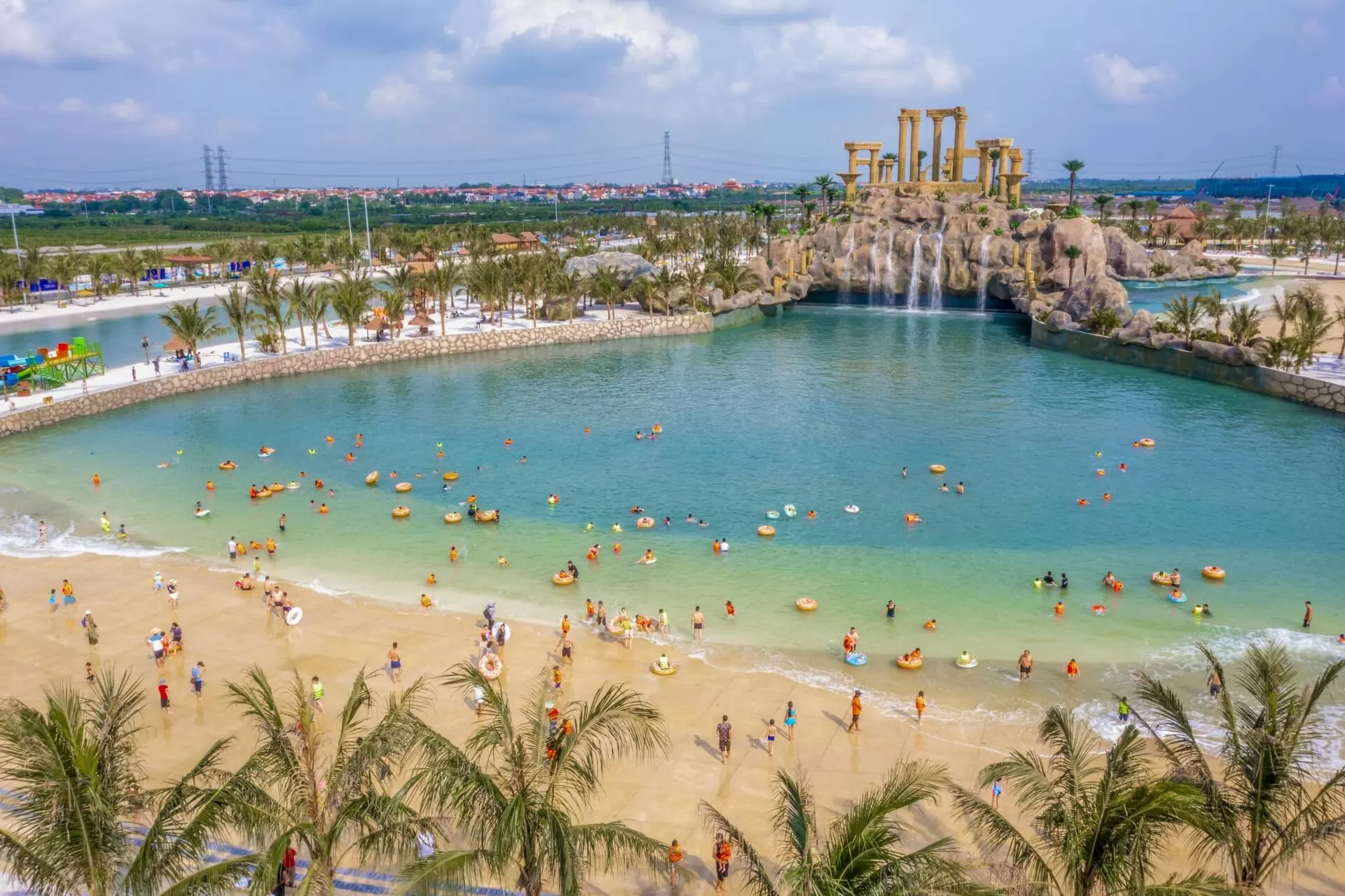 VinWonders Wave Park & VinWonders Water Park - Công viên giải trí MỚI TOANH nhất định phải đến