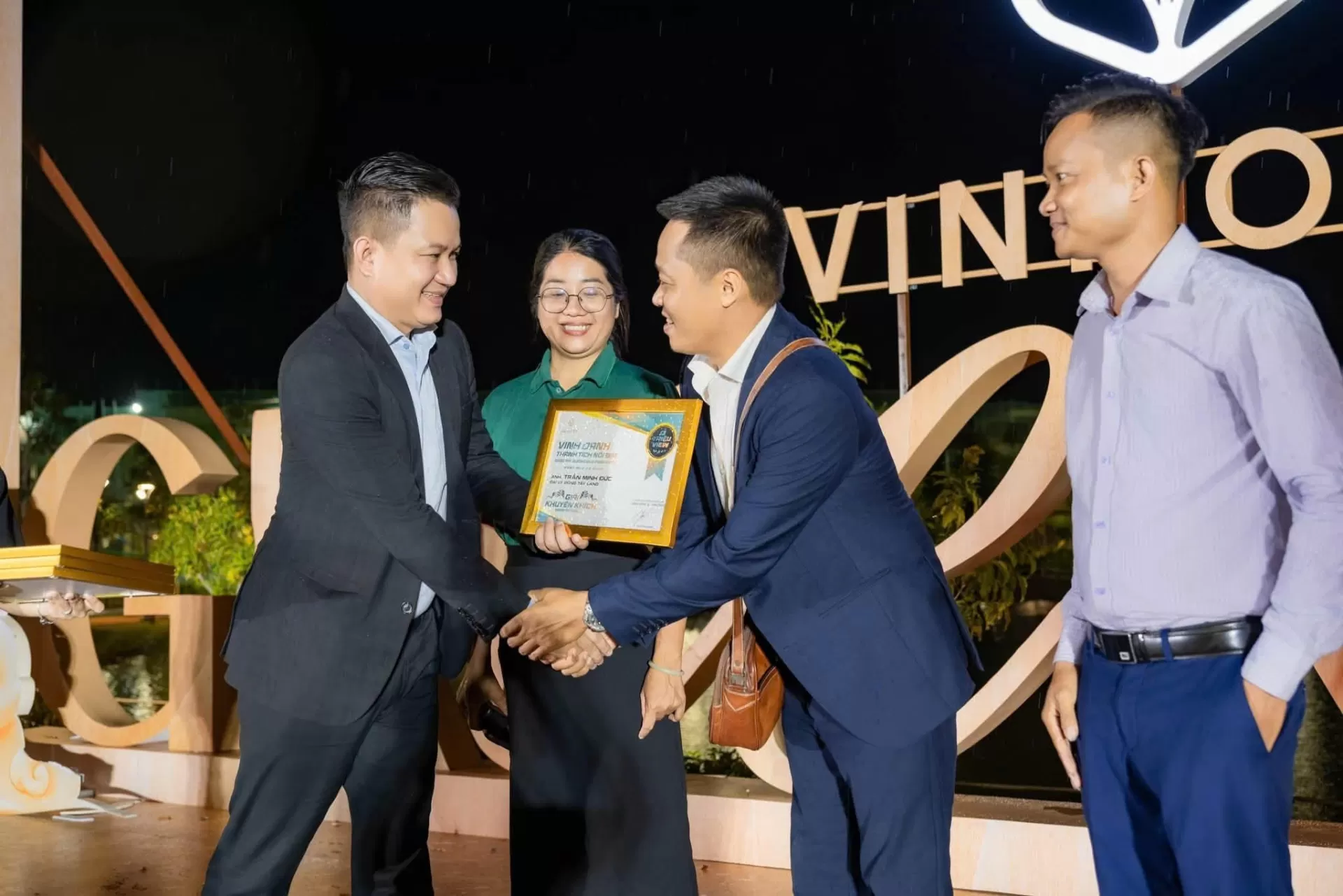 Một mùa trăng khép lại, nhưng những kết nối vẫn còn ở lại