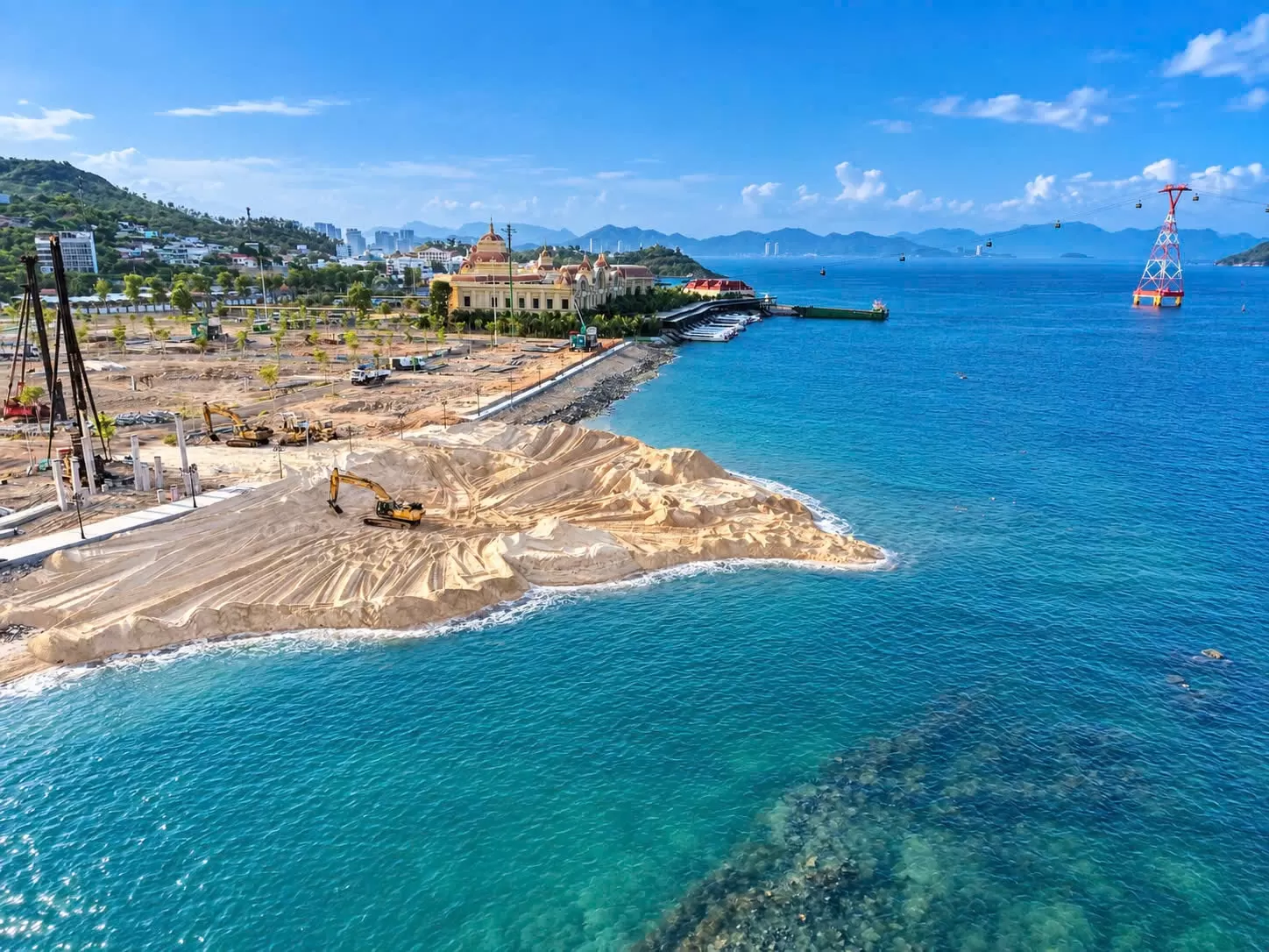 Vinhomes Pearl Bay chính thức thi công bãi biển - Kiến tạo điểm check-in mới bên Vịnh Nha Trang