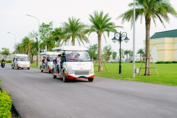 Mãn nhãn - Rung động trong từng điểm chạm - Khách hàng & Cư dân Vinhomes Royal Island thăng hoa cùng thường tiệc Hoàng Gia - Chạm kỳ quan Đảo Ngọc