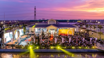 Mãn nhãn - Rung động trong từng điểm chạm - Khách hàng & Cư dân Vinhomes Royal Island thăng hoa cùng thường tiệc Hoàng Gia - Chạm kỳ quan Đảo Ngọc
