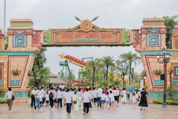 Chỉ hơn 1 giờ di chuyển từ Hà Nội - Hè này thỏa sức vui chơi VinWonders - Công viên giải trí & Vườn thú lớn nhất Bắc Bộ mà không cần đi xa