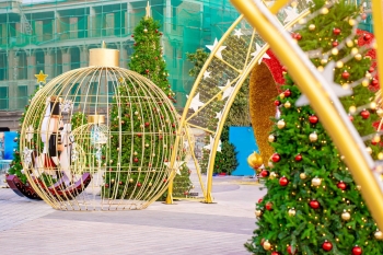 Không khí Giáng Sinh đã tràn ngập Quảng trường Châu Âu - Phố đi bộ Công viên Vũ Yên