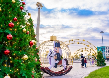 Không khí Giáng Sinh đã tràn ngập Quảng trường Châu Âu - Phố đi bộ Công viên Vũ Yên