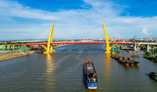 Đếm ngược đến ngày thông cầu Hoàng Gia, Vincom Mega Mall Royal Island dần lộ diện