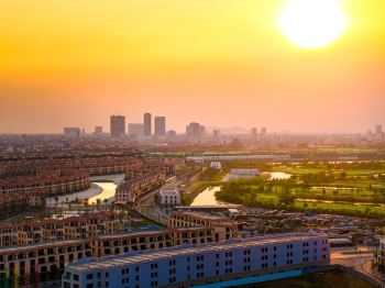 Có những khoảnh khắc khiến ta lặng người…