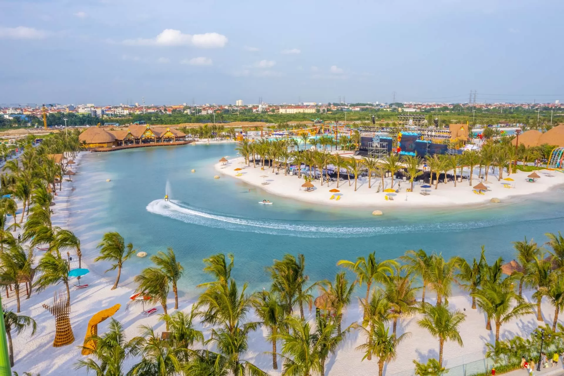VinWonders Wave Park & VinWonders Water Park - Công viên giải trí MỚI TOANH nhất định phải đến