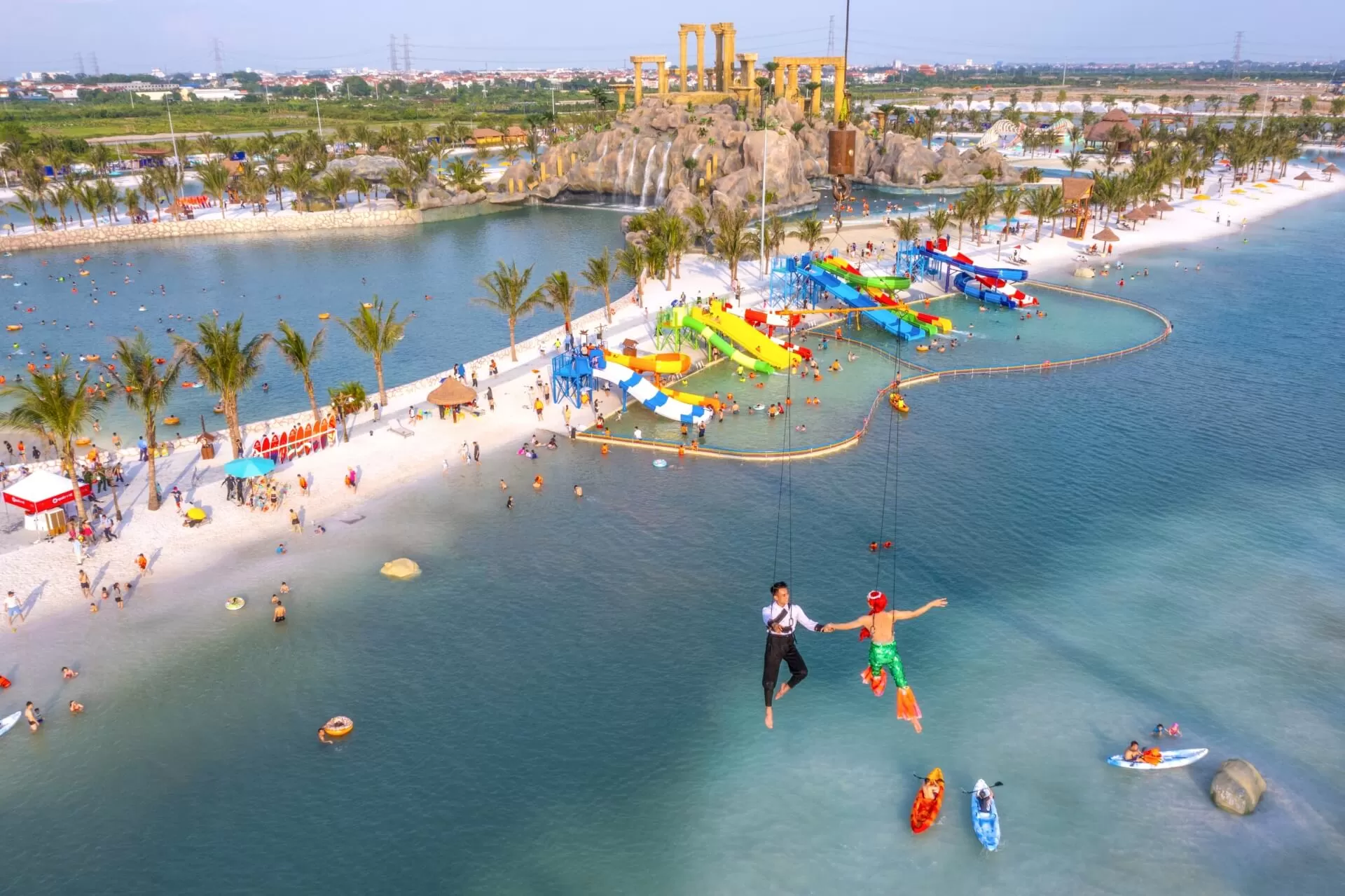VinWonders Wave Park & VinWonders Water Park - Công viên giải trí MỚI TOANH nhất định phải đến