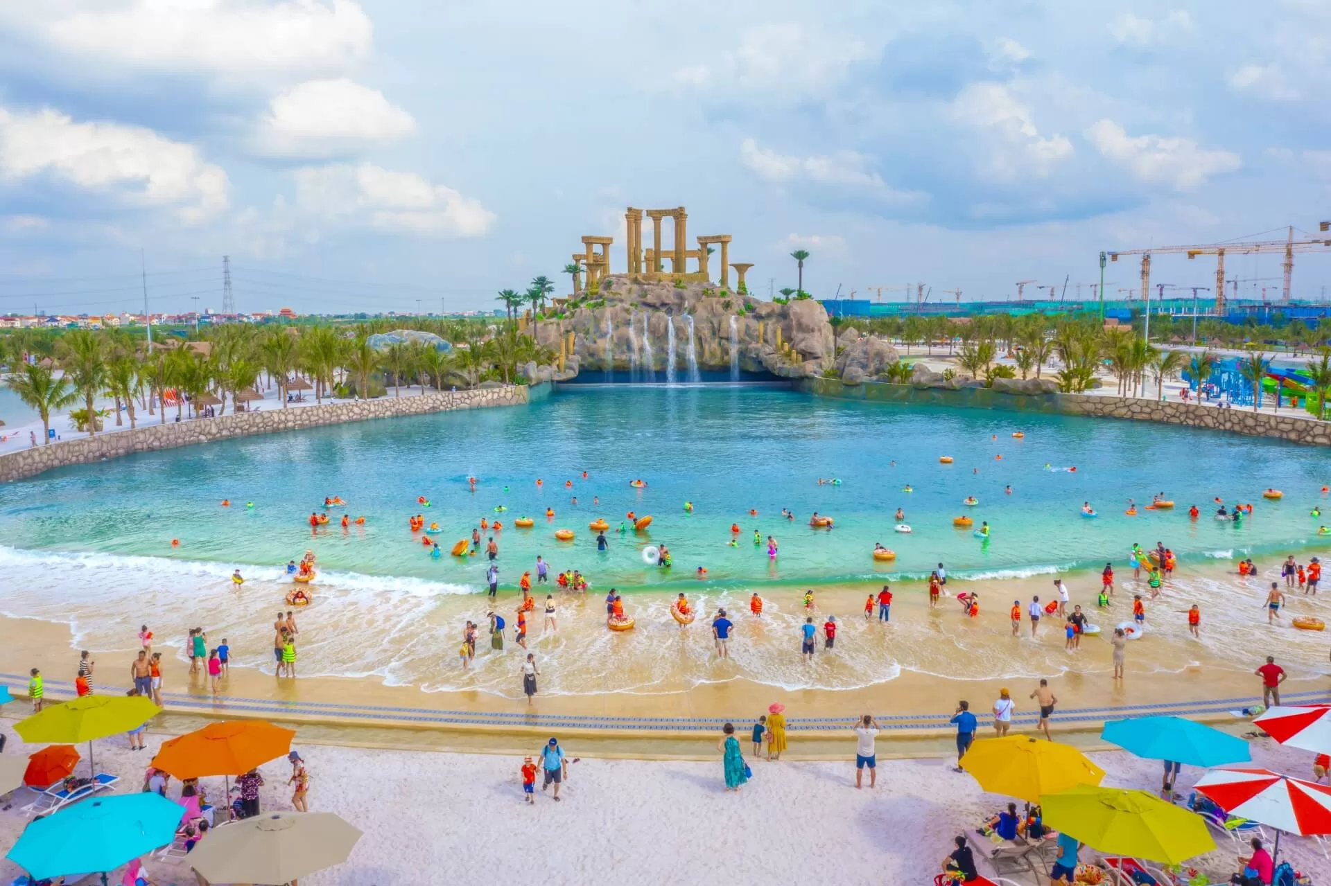 VinWonders Wave Park & VinWonders Water Park - Công viên giải trí MỚI TOANH nhất định phải đến