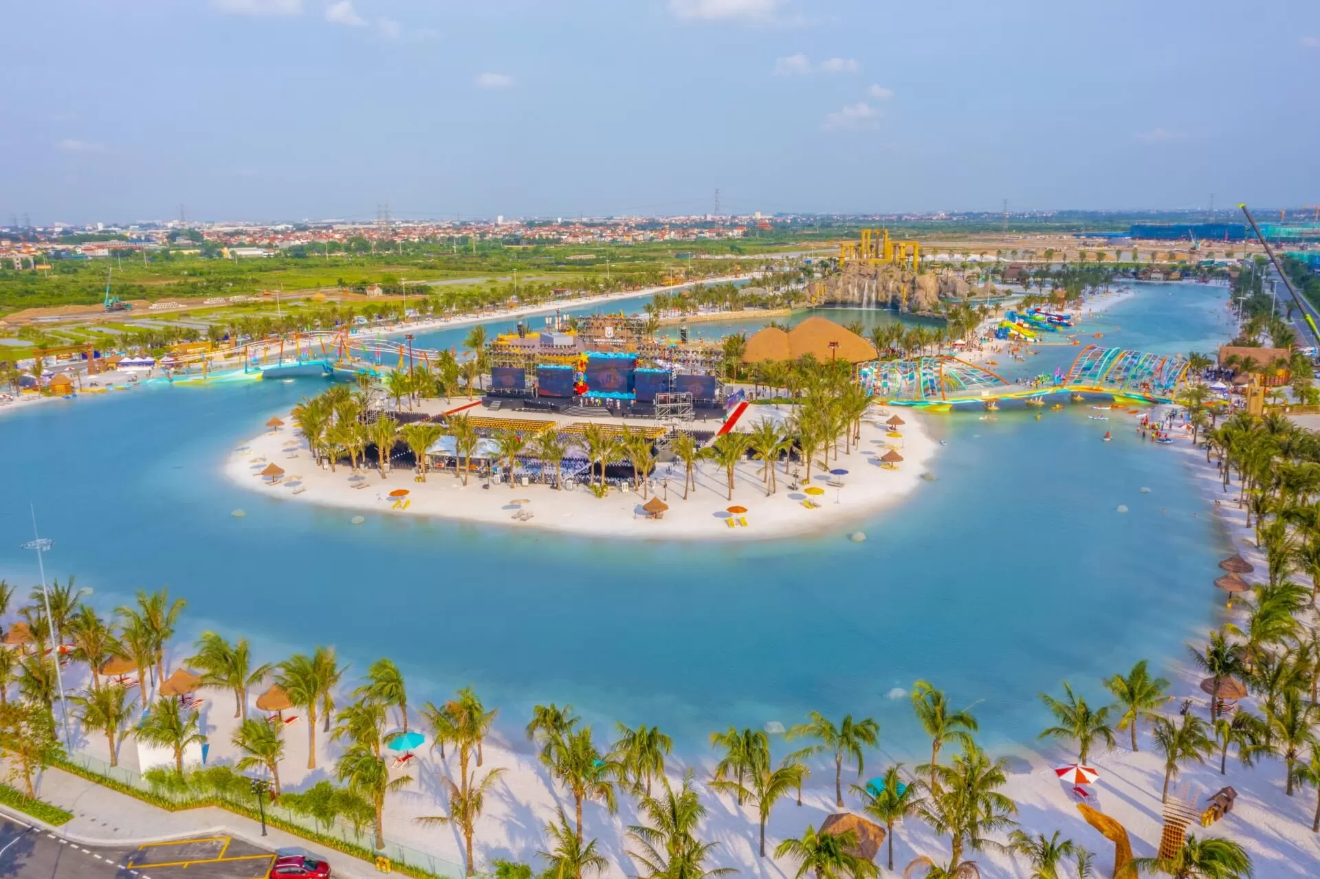 VinWonders Wave Park & VinWonders Water Park - Công viên giải trí MỚI TOANH nhất định phải đến