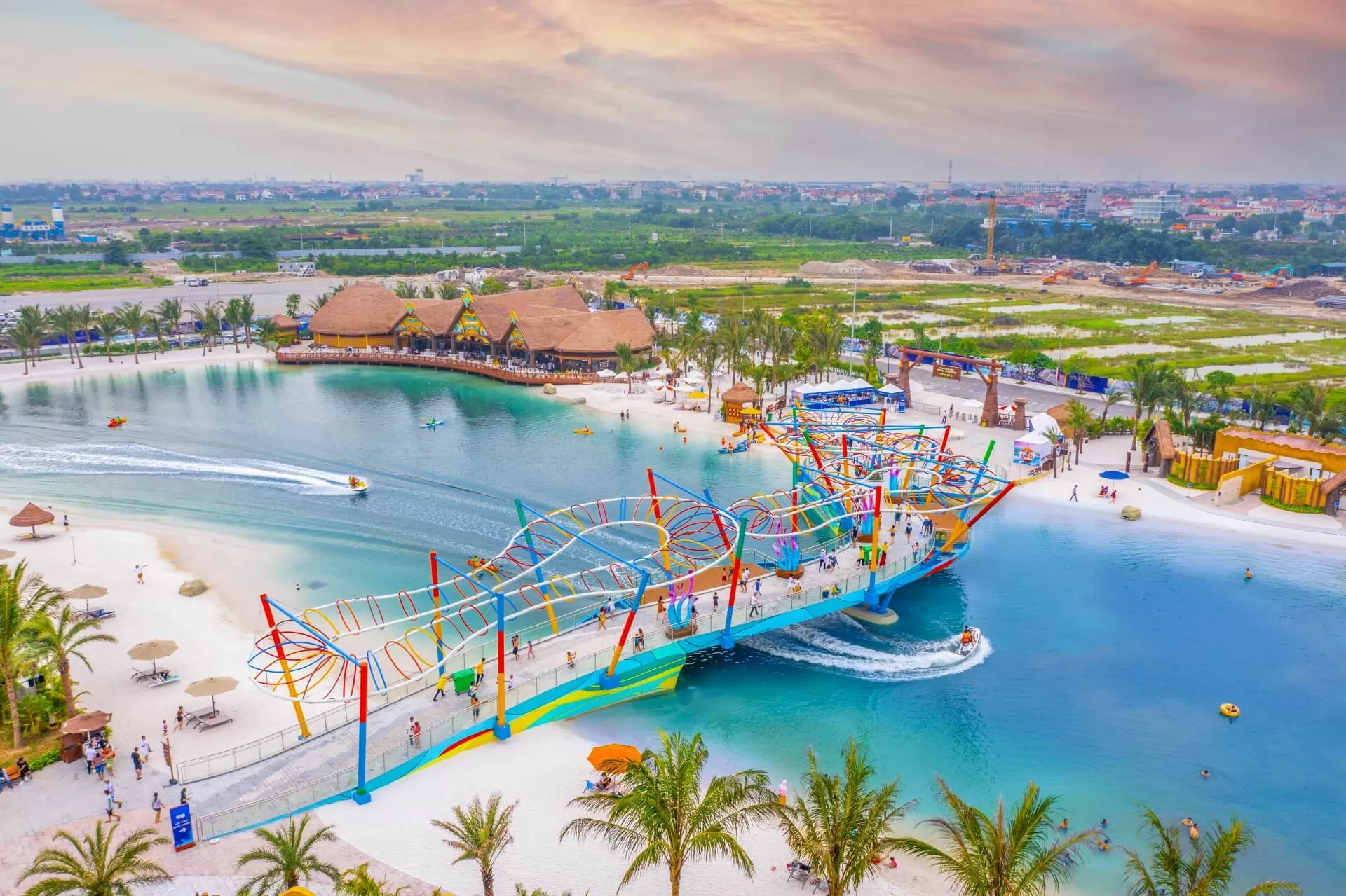 VinWonders Wave Park & VinWonders Water Park - Công viên giải trí MỚI TOANH nhất định phải đến